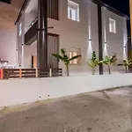 Santa Rosa Apartment
