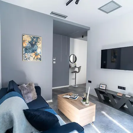 Santa Rosa Apartment *