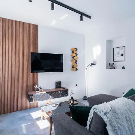 Santa Rosa Apartment